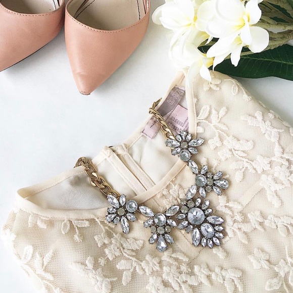 Jewelry - Crystal Statement Necklace